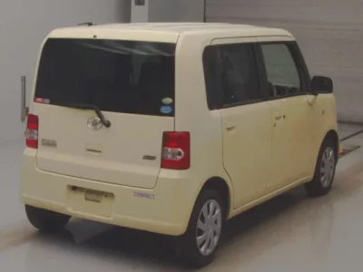 Toyota PIXIS SPACE
