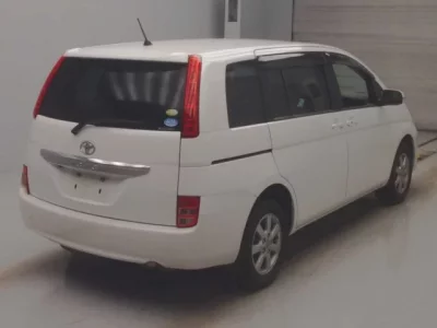 Toyota ISIS
