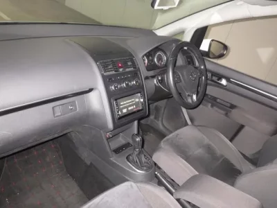 Volkswagen GOLF TOURAN