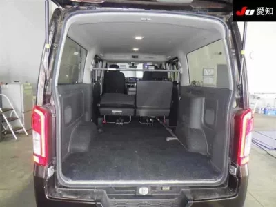Nissan CARAVAN VAN