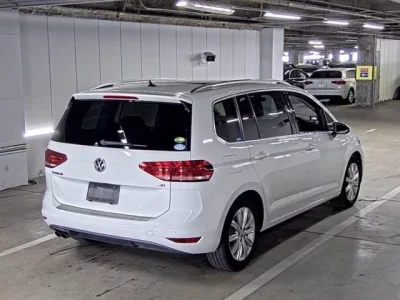 Volkswagen GOLF TOURAN