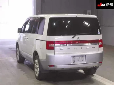 Mitsubishi DELICA D5