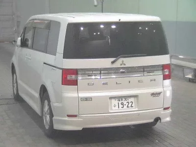 Mitsubishi DELICA D5
