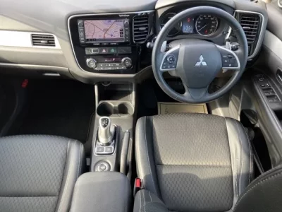 Mitsubishi OUTLANDER PHEV