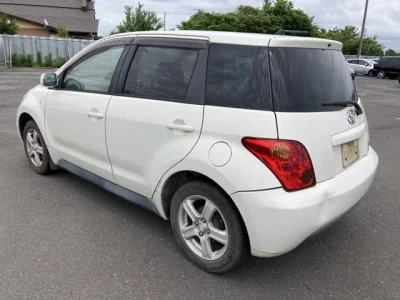Toyota IST