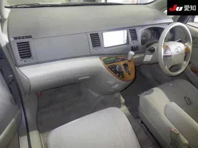 Toyota ISIS