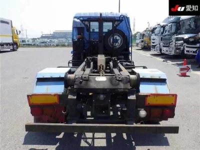 Isuzu TRUCK