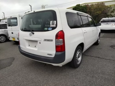 Toyota SUCCEED
