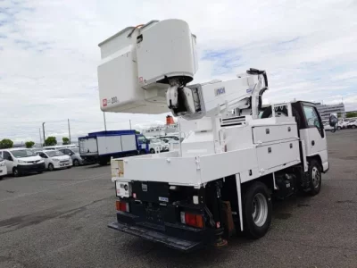 Isuzu ELF