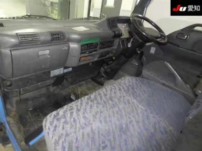 Isuzu TRUCK