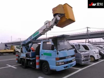 Isuzu ELF