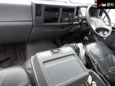 Isuzu TRUCK
