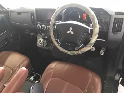 Mitsubishi DELICA D5