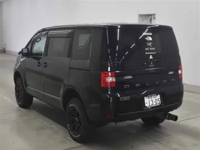Mitsubishi DELICA D5