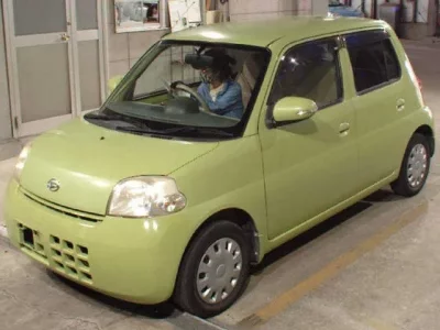 Daihatsu Esse