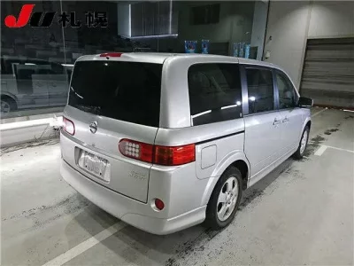 Nissan LAFESTA