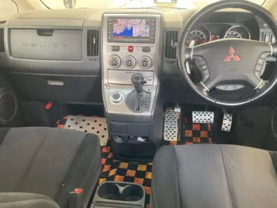Mitsubishi DELICA D5