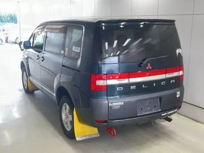 Mitsubishi DELICA D5