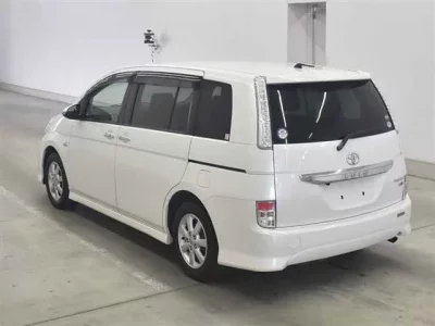 Toyota ISIS