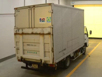 Isuzu ELF