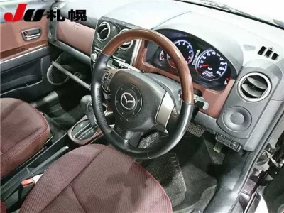 Mazda VERISA