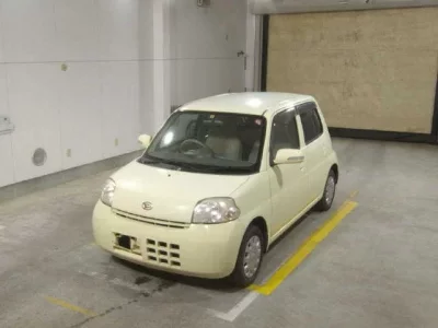 Daihatsu Esse