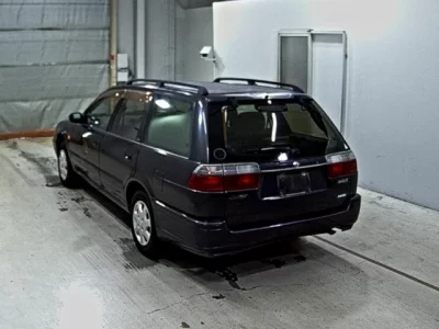 Nissan AVENIR WAGON