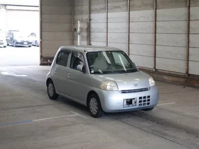 Daihatsu Esse