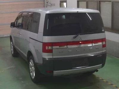 Mitsubishi DELICA D5