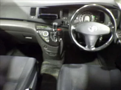 Toyota ISIS