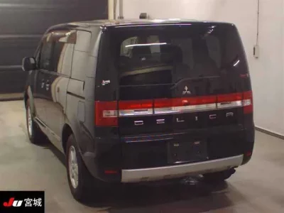 Mitsubishi DELICA D5