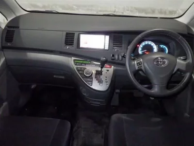 Toyota ISIS