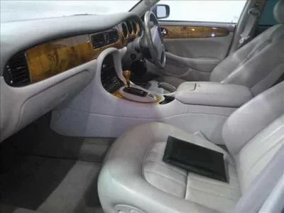 Jaguar XJ SERIES