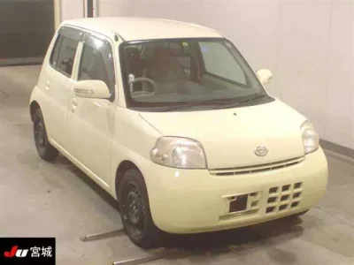 Daihatsu Esse