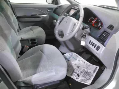 Mitsubishi GRANDIS