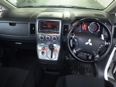 Mitsubishi DELICA D5