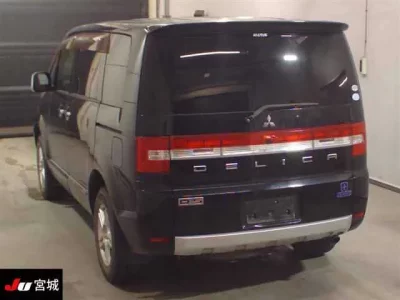 Mitsubishi DELICA D5