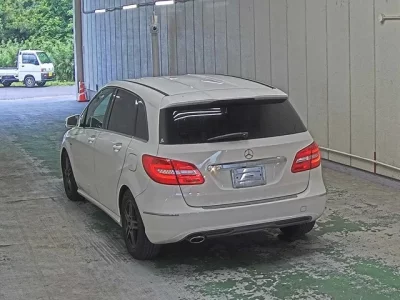 Mercedes-Benz B CLASS