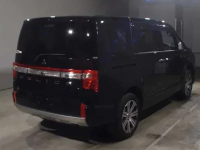 Mitsubishi DELICA D5