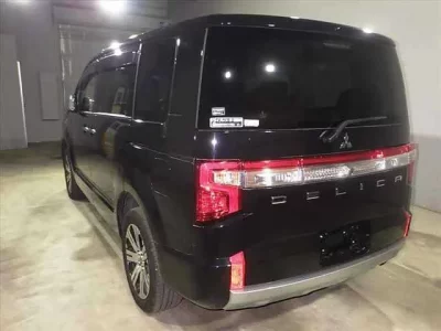 Mitsubishi DELICA D5