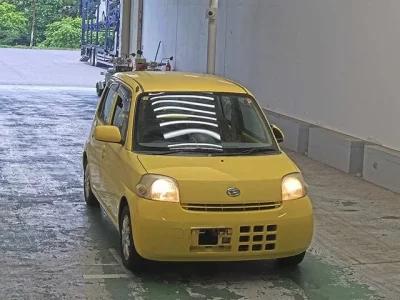 Daihatsu Esse