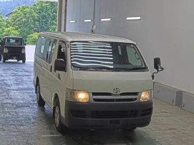 Toyota HIACE VAN