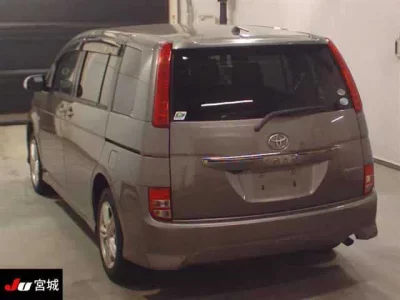 Toyota ISIS