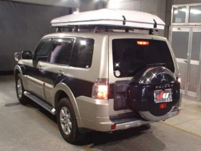 Mitsubishi PAJERO