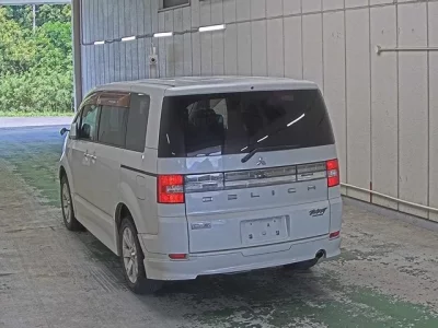 Mitsubishi DELICA D5