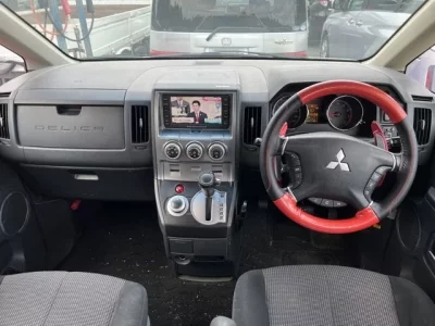Mitsubishi DELICA D5