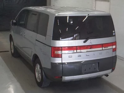 Mitsubishi DELICA D5