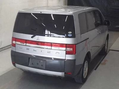 Mitsubishi DELICA D5