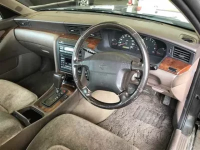 Nissan LAUREL