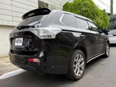 Mitsubishi OUTLANDER PHEV